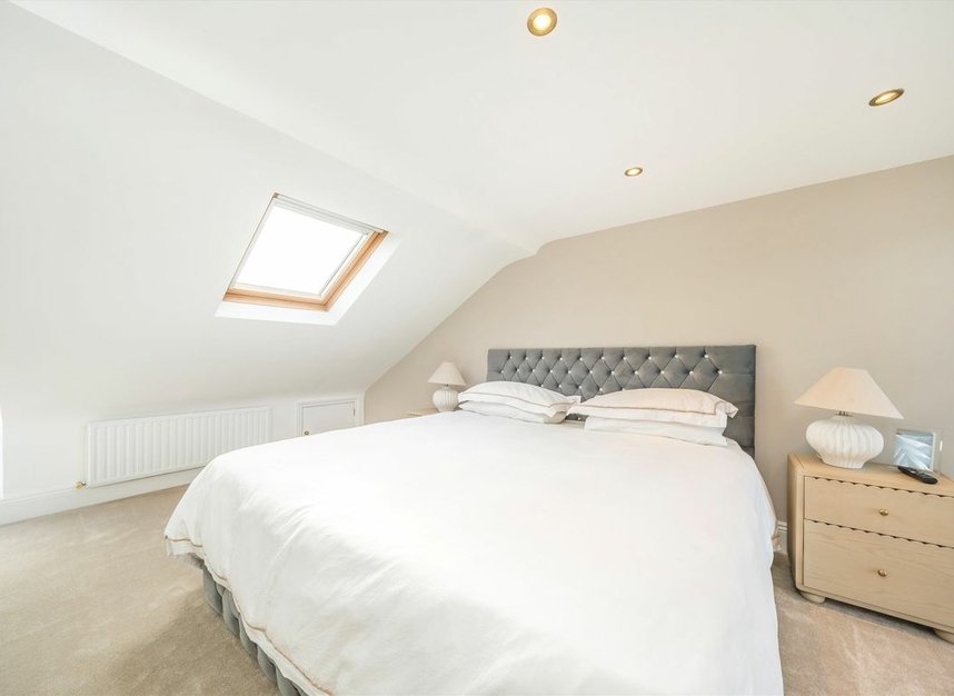 Properties for sale in Ashcombe Road - SW19 8JP view5