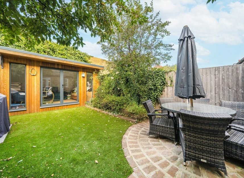 Properties for sale in Ashcombe Road - SW19 8JP view8