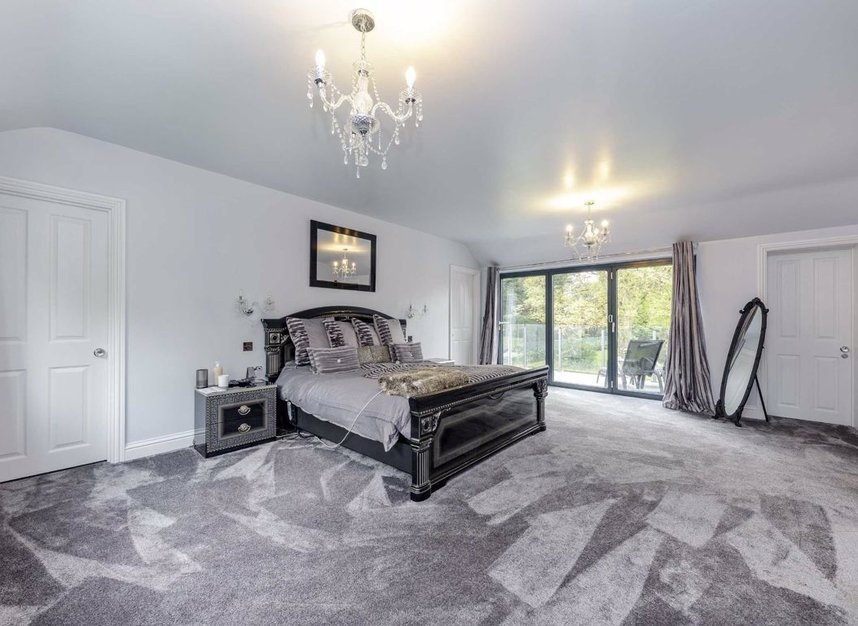 Properties for sale in Ashford Road - TW18 1RS view7