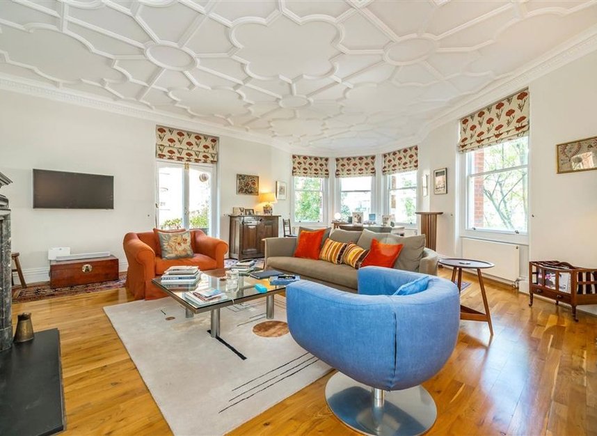 Properties for sale in Ashley Gardens - SW1P 1HG view2