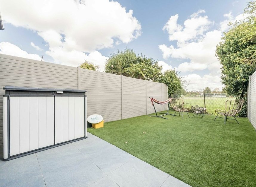 Properties for sale in Aspen Close - W5 4YG view10