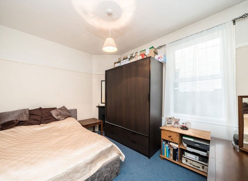 Properties for sale in Auckland Road - KT1 3BG view4