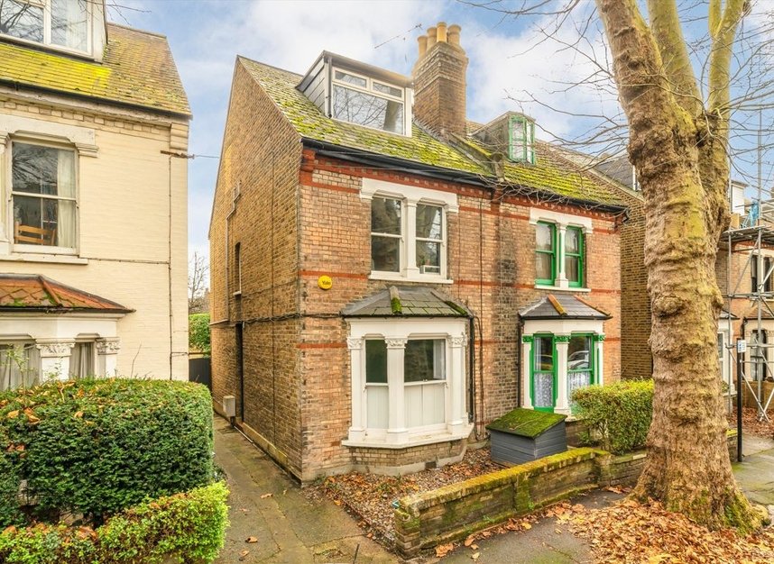 Properties for sale in Avenue Road - TW8 9NS view10