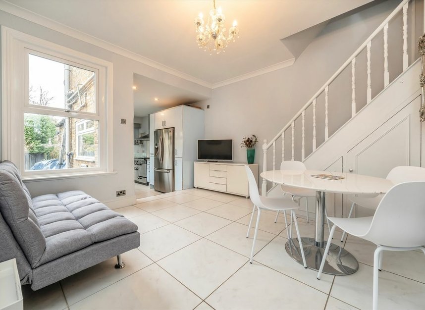 Properties for sale in Avenue Road - TW8 9NS view4