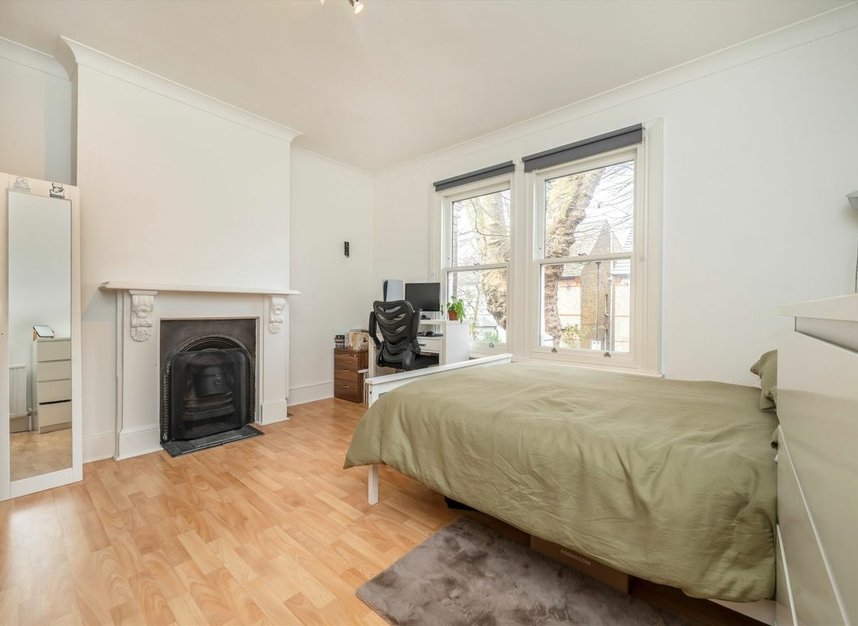 Properties for sale in Avenue Road - TW8 9NS view8