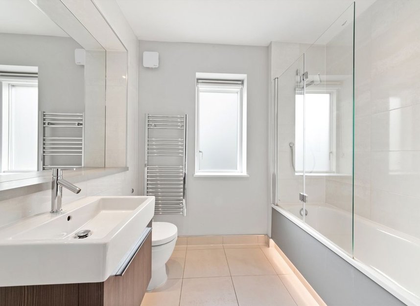 Properties for sale in Avery Walk - SW11 5FU view7