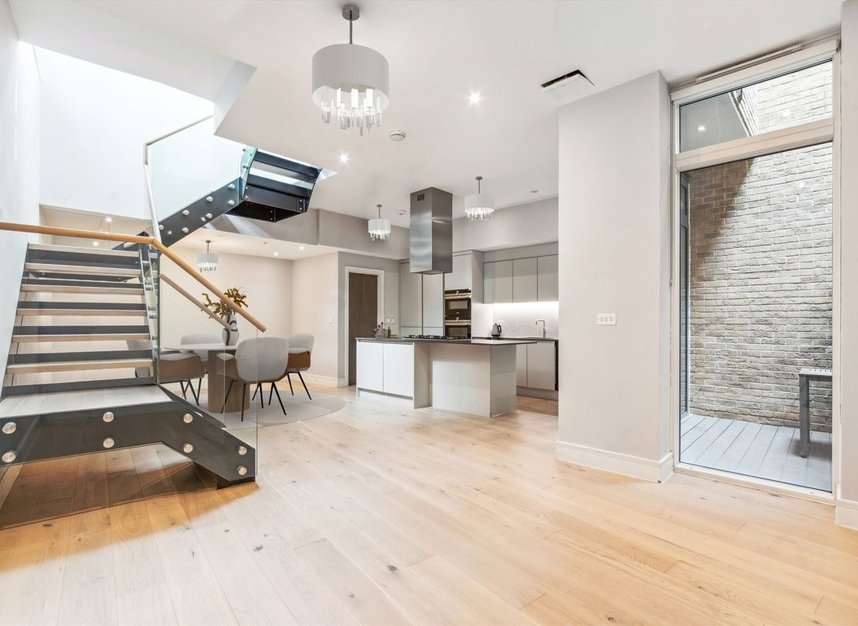 Properties for sale in Avery Walk - SW11 5FU view4
