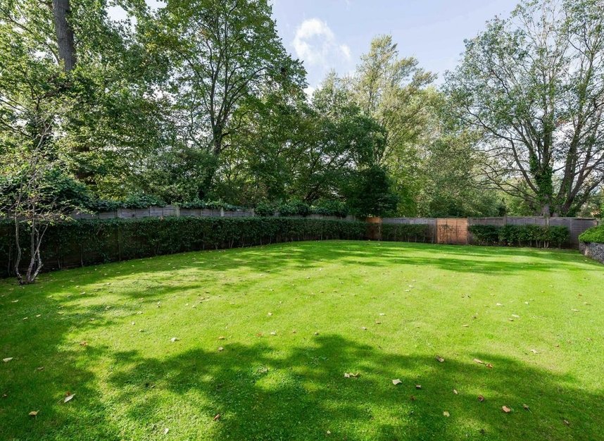 Properties for sale in Aylmer Road - N2 0BS view7