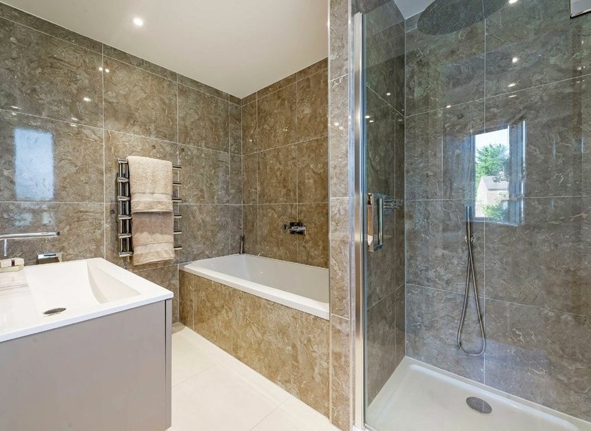 Properties for sale in Aylmer Road - N2 0BS view6