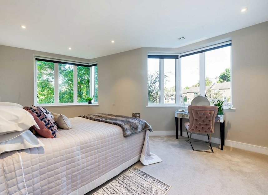 Properties for sale in Aylmer Road - N2 0BS view4