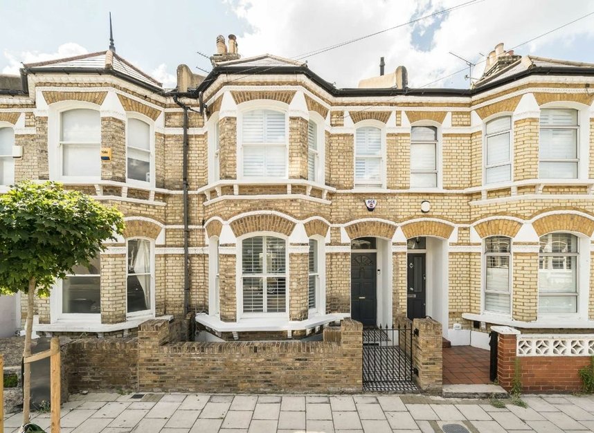 Properties for sale in Ballater Road - SW2 5QR view1