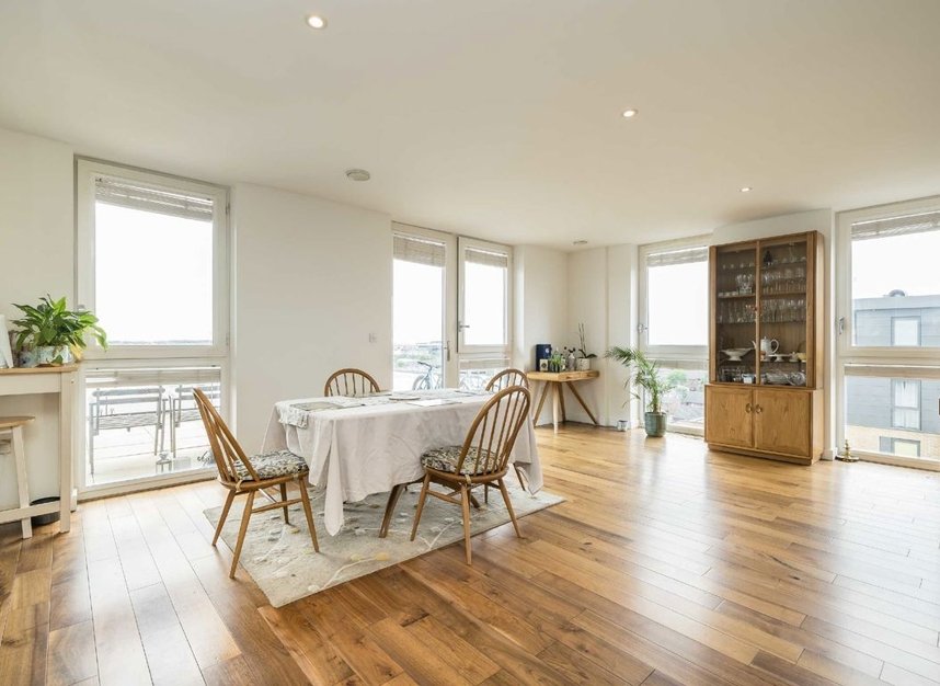Properties for sale in Baltic Avenue - TW8 0FU view4