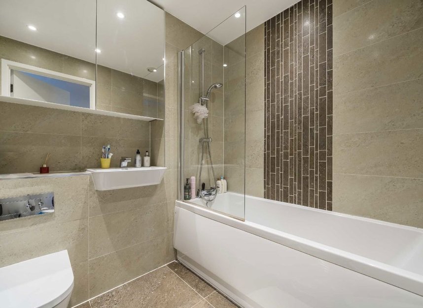Properties for sale in Baltic Avenue - TW8 0FU view7