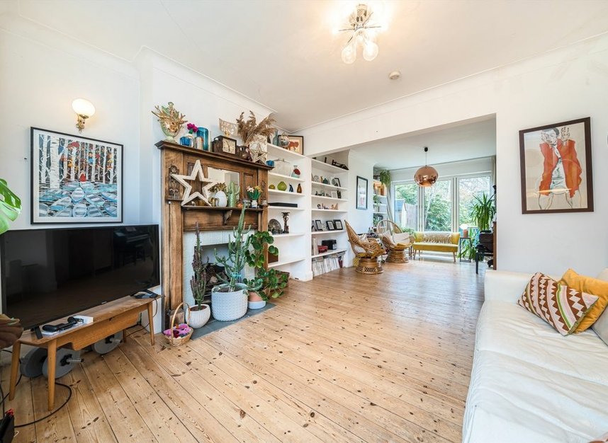 Properties for sale in Bankhurst Road - SE6 4XN view2