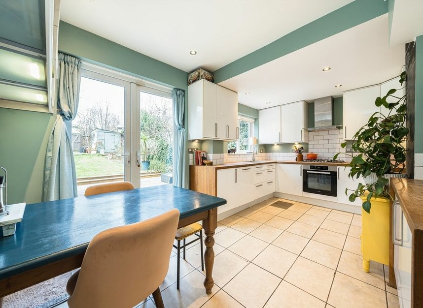 Properties for sale in Bankhurst Road - SE6 4XN view4