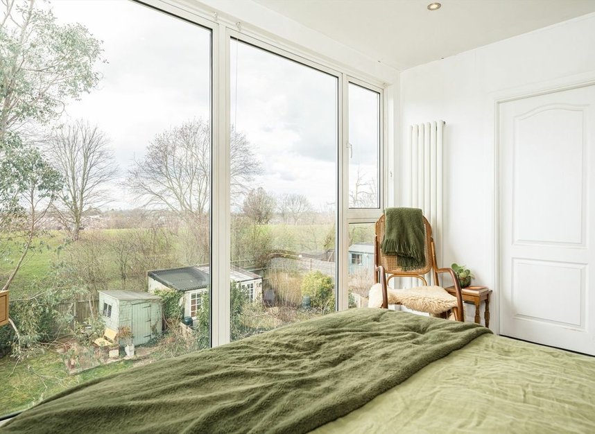 Properties for sale in Bankhurst Road - SE6 4XN view11