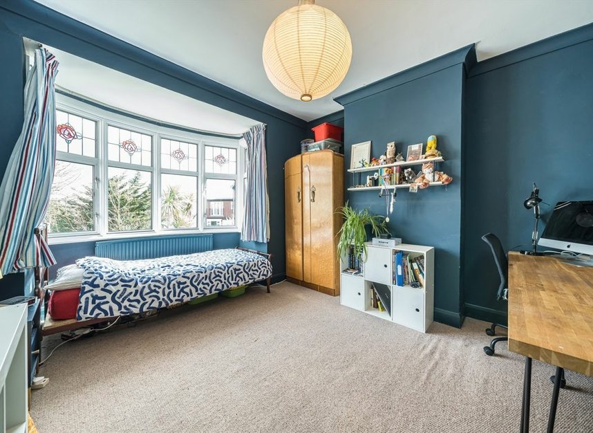 Properties for sale in Bankhurst Road - SE6 4XN view10