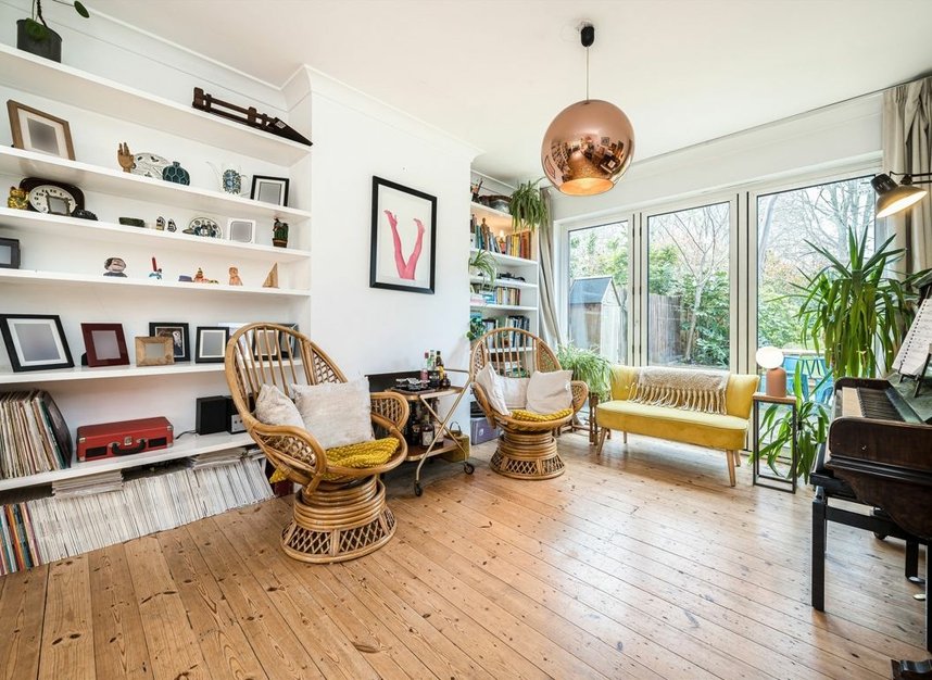 Properties for sale in Bankhurst Road - SE6 4XN view3