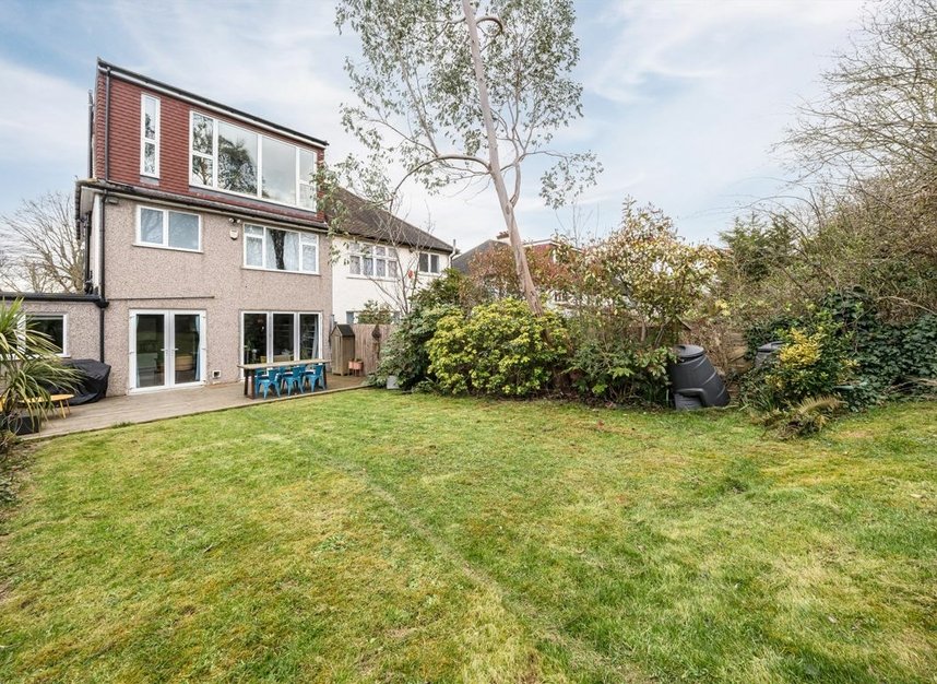 Properties for sale in Bankhurst Road - SE6 4XN view8