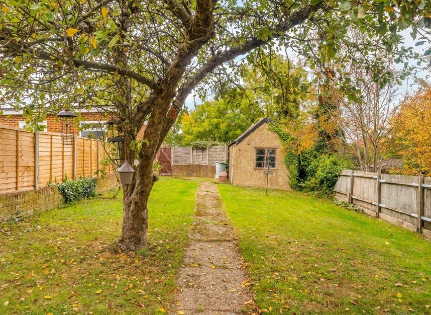 Properties for sale in Bankhurst Road - SE6 4XN view9