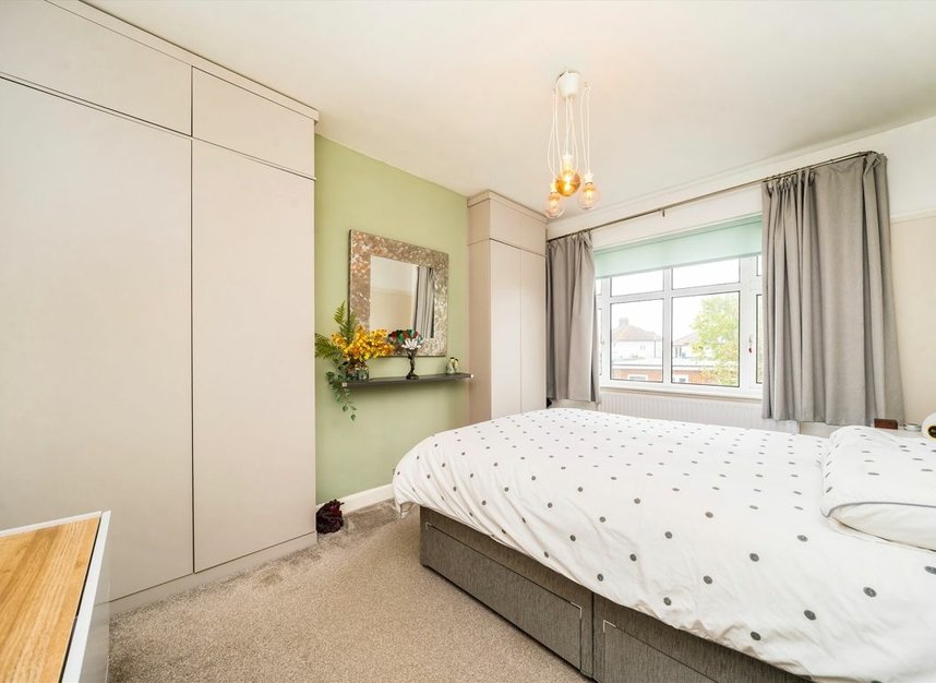 Properties for sale in Bankhurst Road - SE6 4XN view5