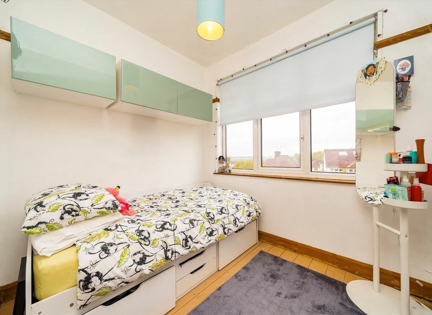 Properties for sale in Bankhurst Road - SE6 4XN view7