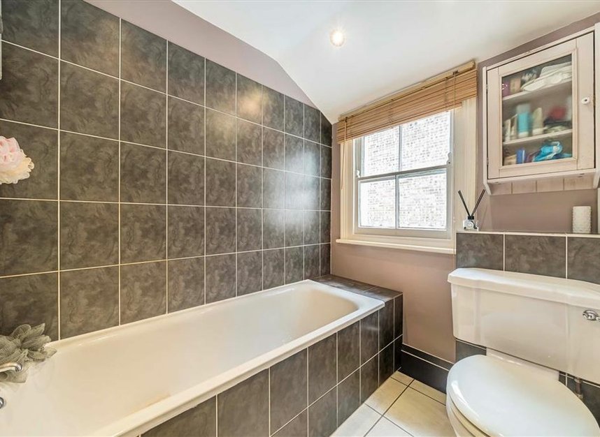 Properties for sale in Baring Road - SE12 0JP view12