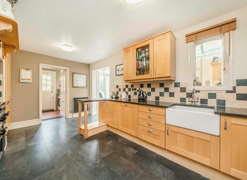 Properties for sale in Baring Road - SE12 0JP view4