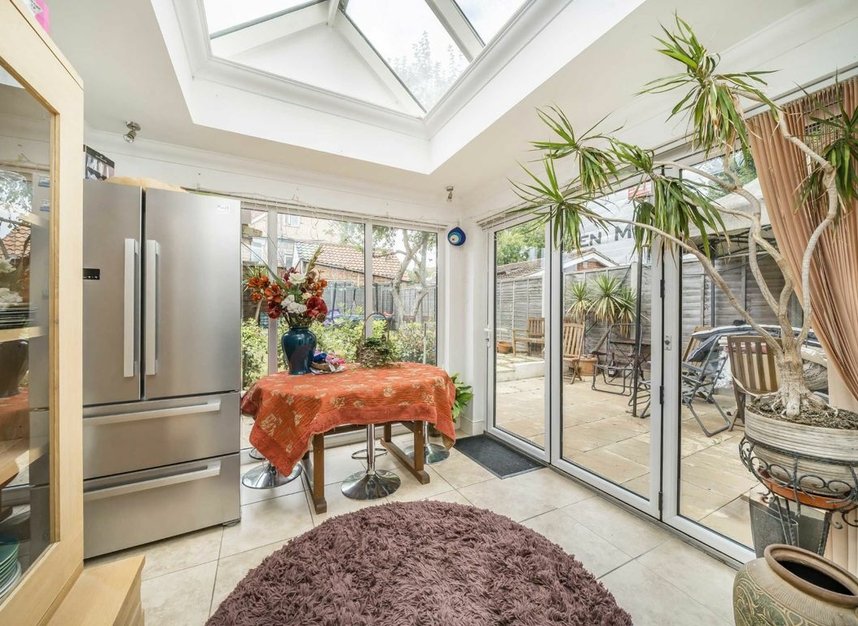 Properties for sale in Barlow Road - W3 9LJ view4