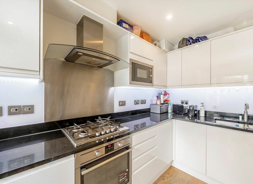 Properties for sale in Barton Mews - SW19 8LQ view3