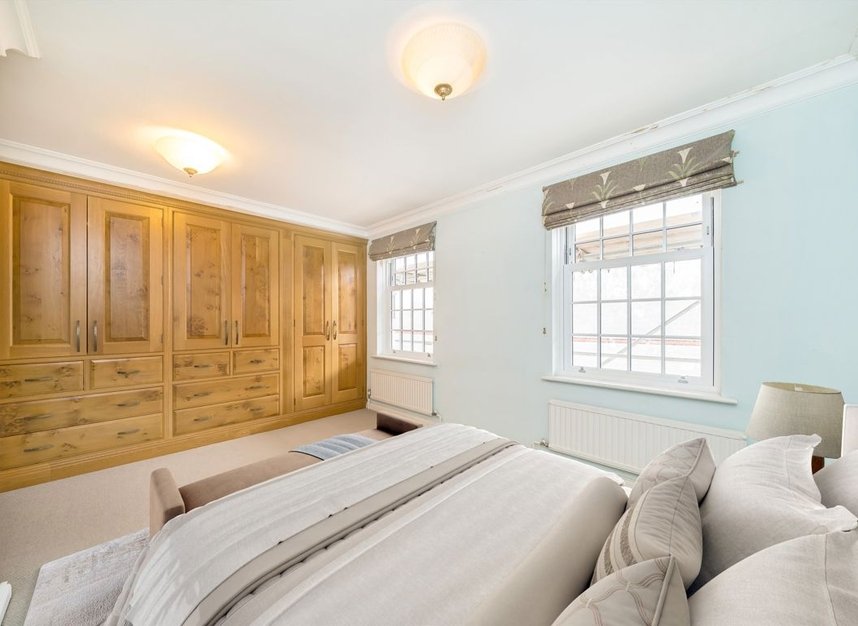 Properties for sale in Beaufort Close - SW15 3TL view6