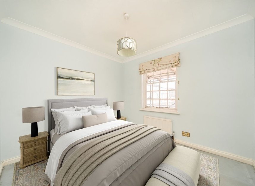 Properties for sale in Beaufort Close - SW15 3TL view7
