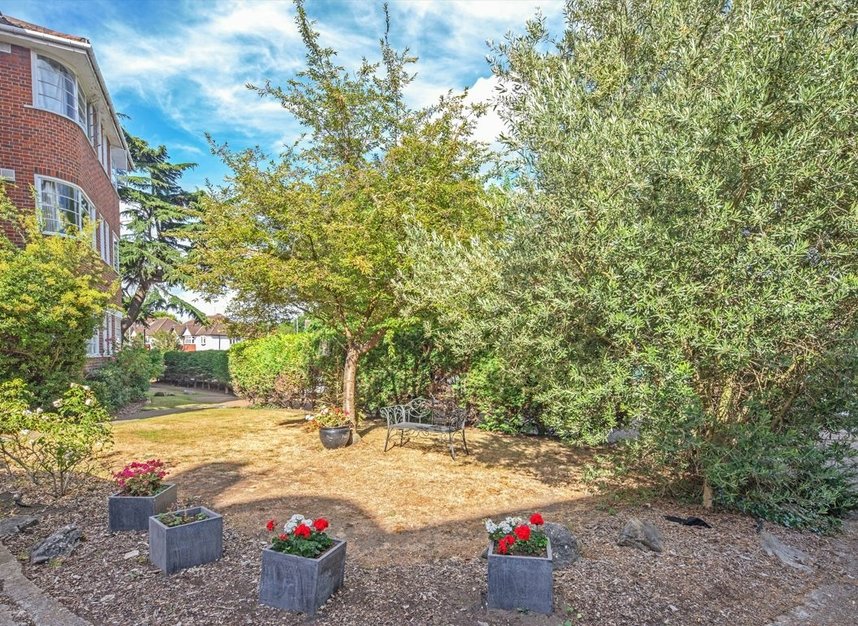 Properties for sale in Beaufort Road - KT1 2HP view6