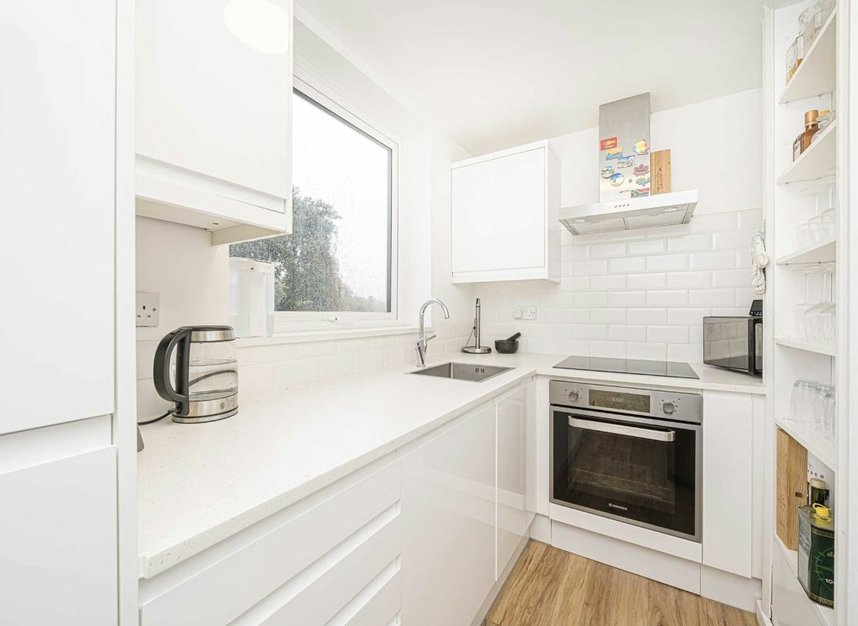 Properties sold in Beaver Close - TW12 2BZ view5