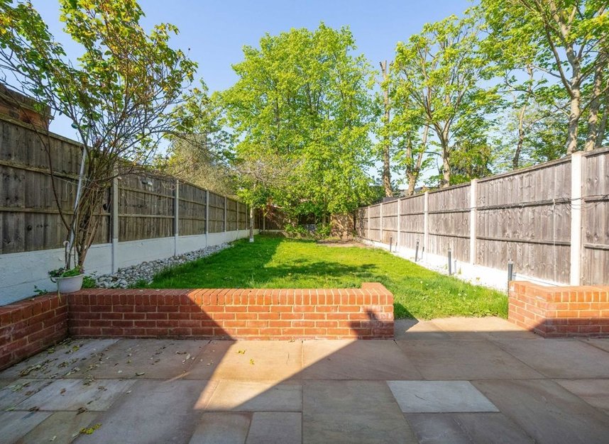 Properties for sale in Bellevue Road - N11 3ET view5