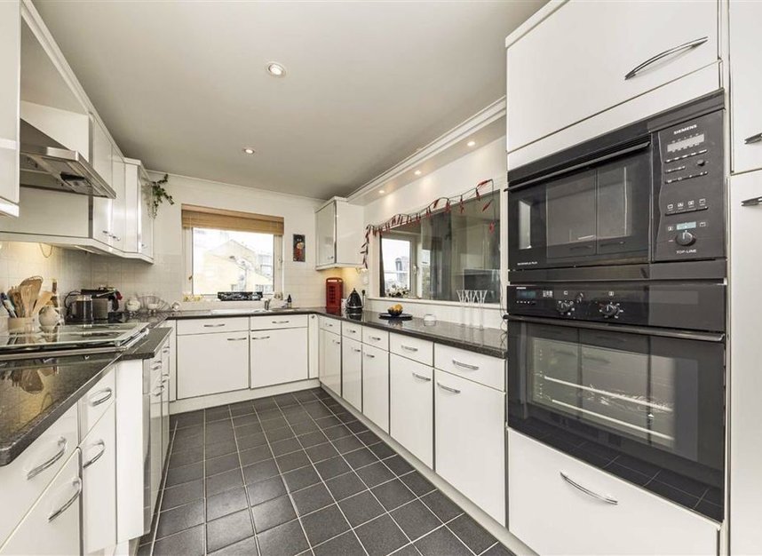 Properties sold in Bermondsey Wall West - SE16 4US view3
