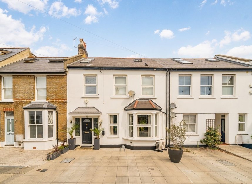 Properties for sale in Berrymede Road - W4 5JE view1