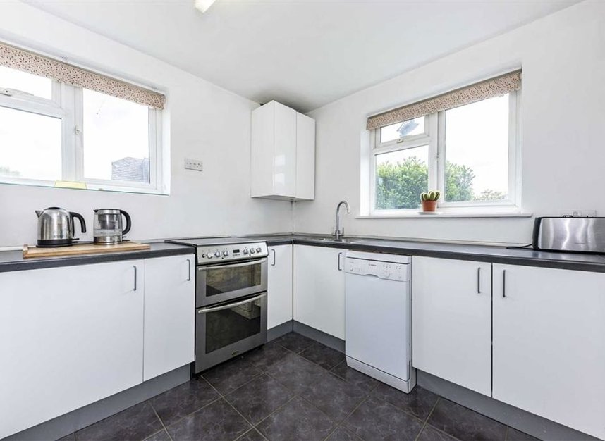 Properties for sale in Beverley Road - KT1 4DZ view3