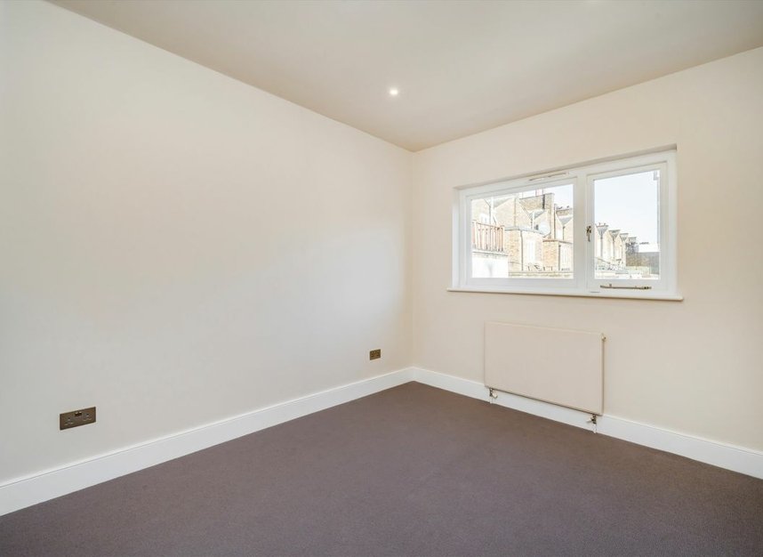 Properties for sale in Bevington Road - W10 5TW view5