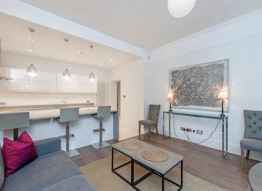 Properties for sale in Bickenhall Street - W1U 6BS view3