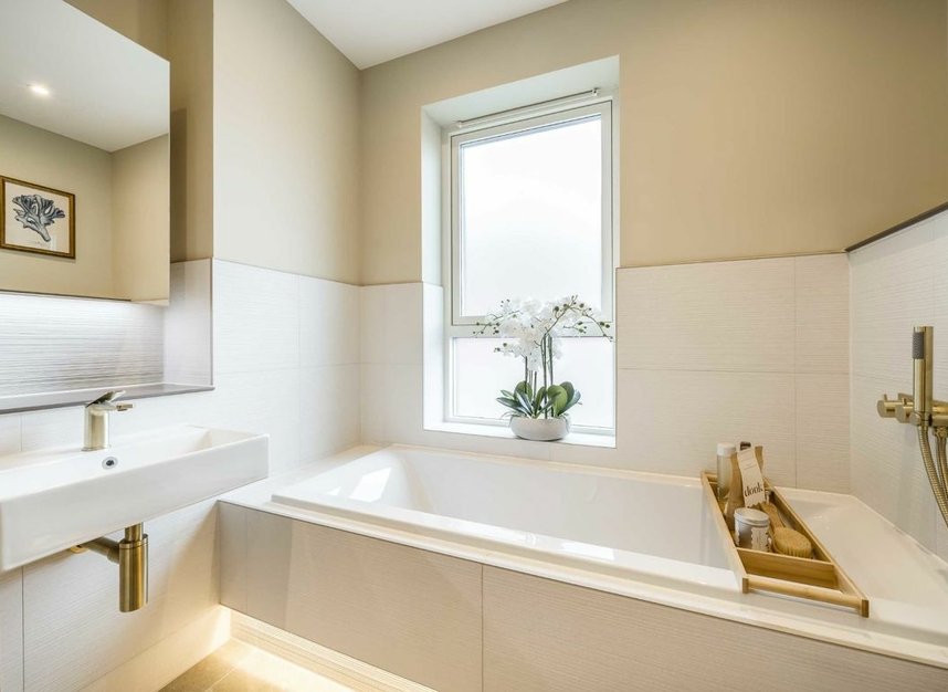 Properties for sale in Bicknell Way - SW17 0FD view5