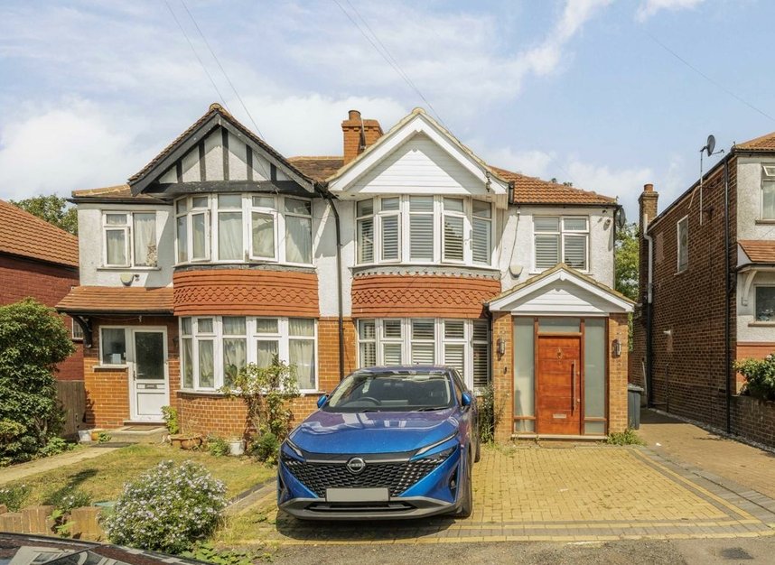 Properties for sale in Bispham Road - NW10 7HB view1