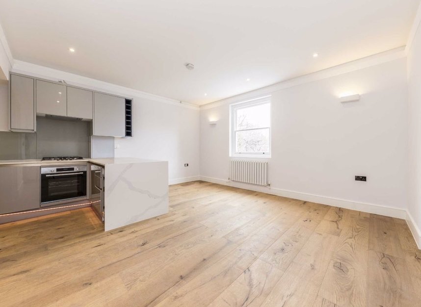 Properties for sale in Blakesley Avenue - W5 2DN view5