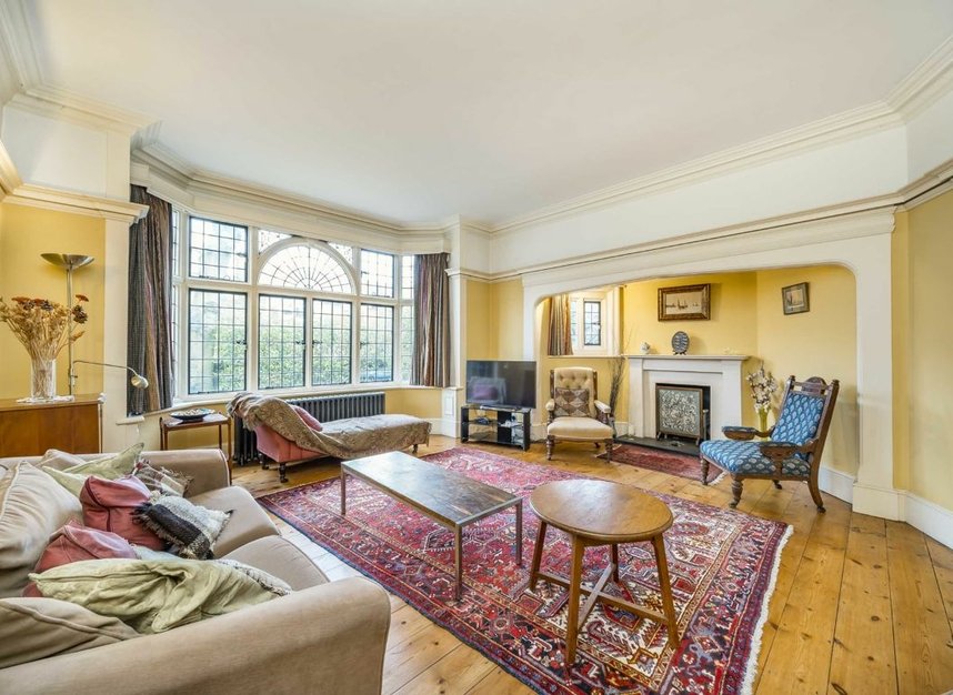 Properties for sale in Blakesley Avenue - W5 2DW view2