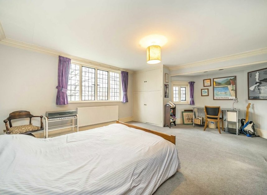 Properties for sale in Blakesley Avenue - W5 2DW view5