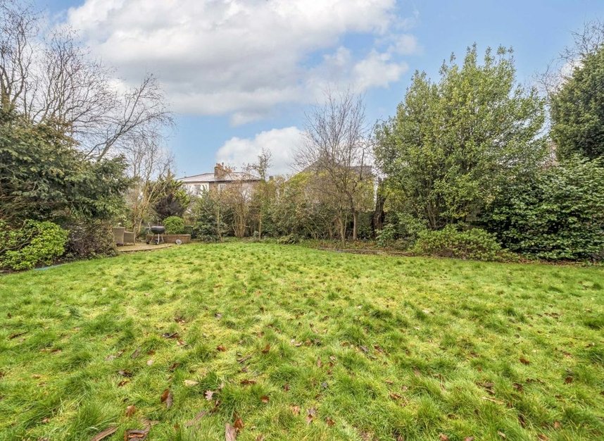 Properties for sale in Blakesley Avenue - W5 2DW view7