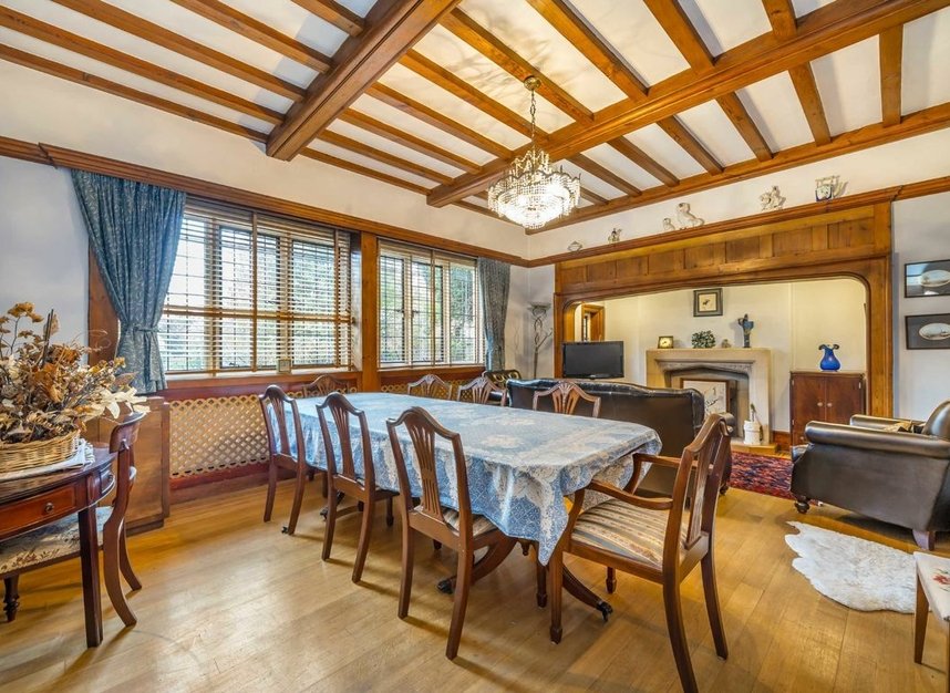 Properties for sale in Blakesley Avenue - W5 2DW view3