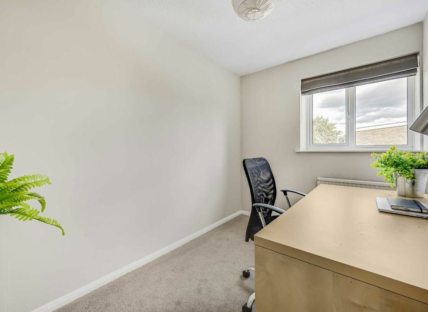 Properties for sale in Blossom Close - W5 4YF view8