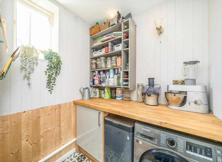 Properties for sale in Blythe Hill Lane - SE6 4UF view9