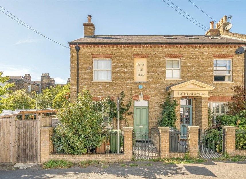 Properties for sale in Blythe Hill Lane - SE6 4UF view1